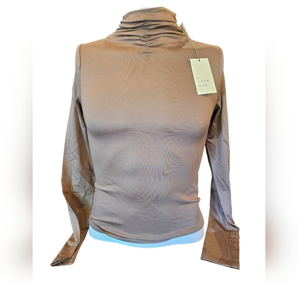a new day Tops - NWT A New Day Seamless Taupe Turtleneck‎ Size Extra Small